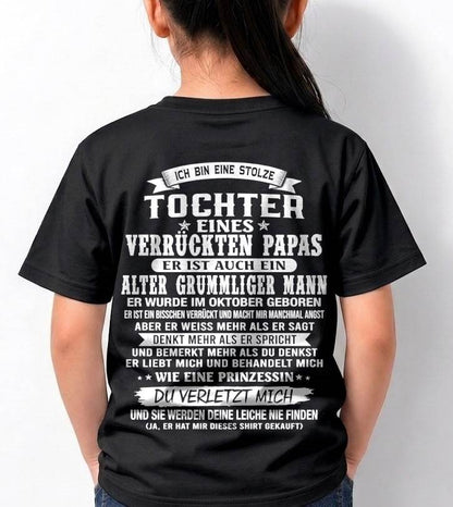 OKTOBER / TOCHTER EINES VERRÜCKTEN PAPAS SHIRT - GESCHENK VOM PAPA - TLEE10 (SKU2606-230-10)