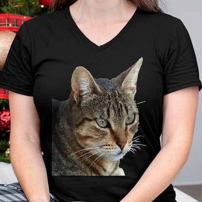 Cat Love Shirt, Funny Cat Lover Gift UnisexT-Shirt/Hoodie/Sweatshirt HLT00 - Stunning Tabby Cat Close Up Portrait Vector T-Shirt