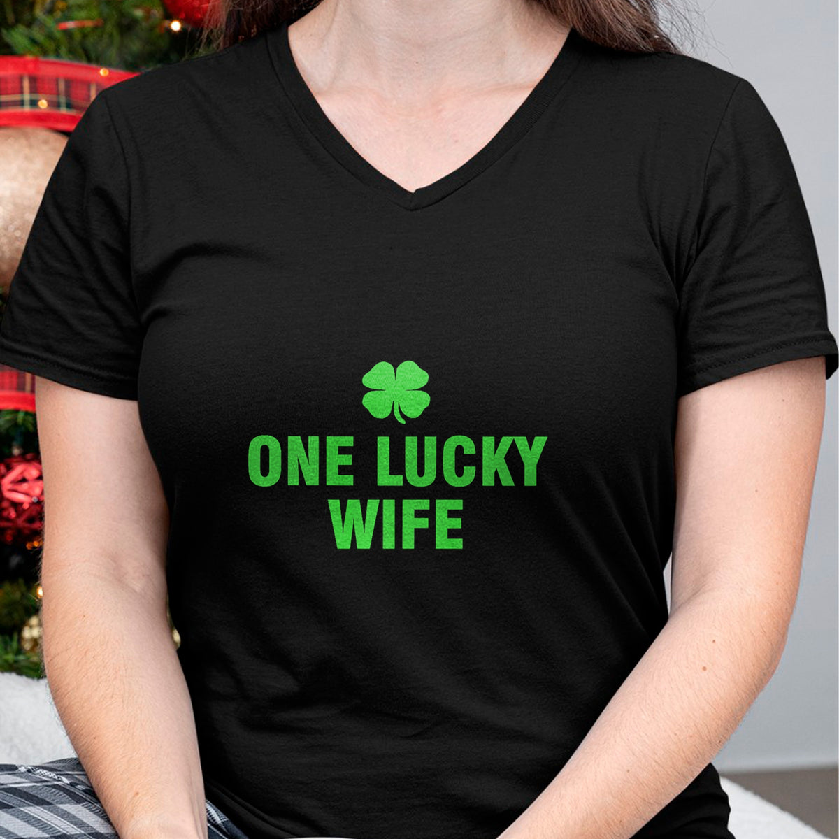 Best Wife Shirt, Wife and Husband Unisex T-Shirt/Hoodie/Sweatshirt HLT00 - Gift for wife T shirt, lucky wife   One Lucky Wife Premium T-Shirt (1)
