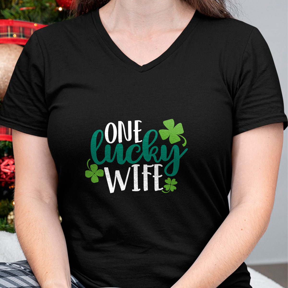 Best Wife Shirt, Wife and Husband Unisex T-Shirt/Hoodie/Sweatshirt HLT00 - Gift for wife T shirt, lucky wife   One Lucky Wife Irish St Patricks Day Womens Girls Funny Gift Swe (1)