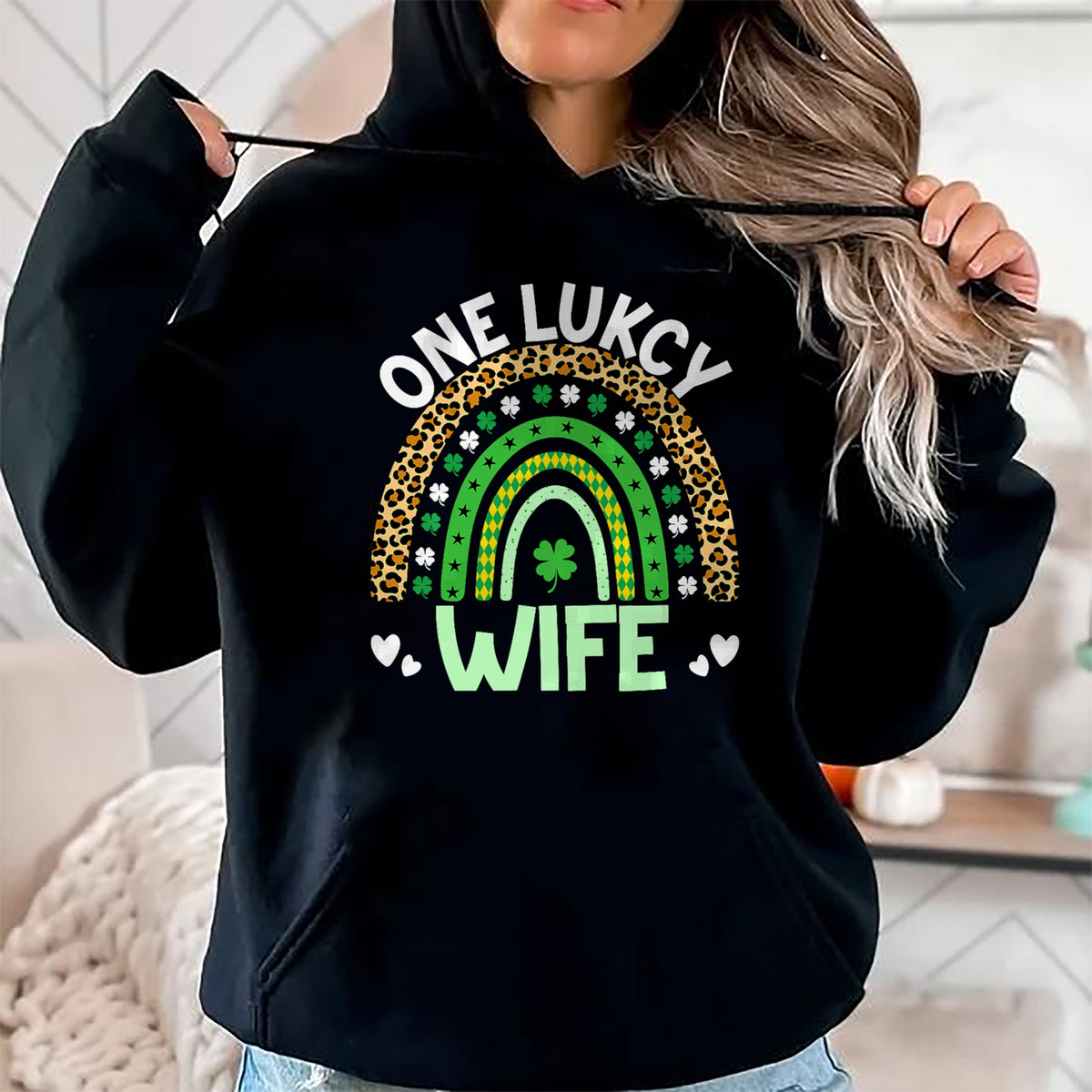 Best Wife Shirt, Wife and Husband Unisex T-Shirt/Hoodie/Sweatshirt HLT00 - Gift for wife T shirt, lucky wife   Womens One Lucky Wife Leopard Rainbow Saint Patrick's Day Tank T (1)