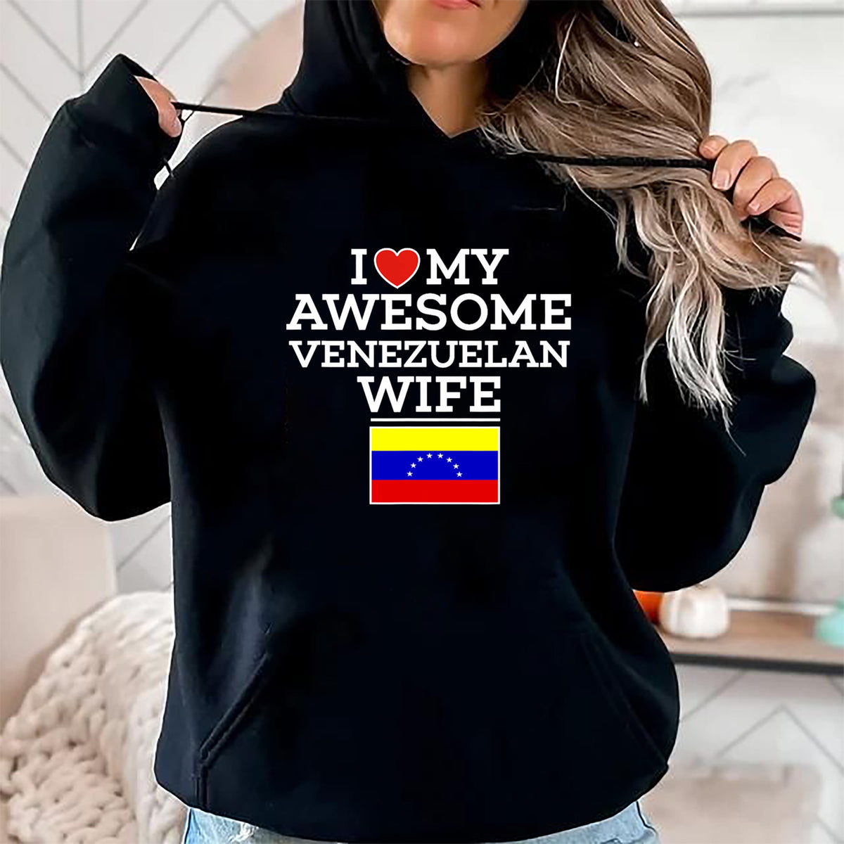 Best Wife Shirt, Wife and Husband Unisex T-Shirt/Hoodie/Sweatshirt HLT00 - I Love My AWESOME Venezuelan WIFE Flag Heart Tee for Husband