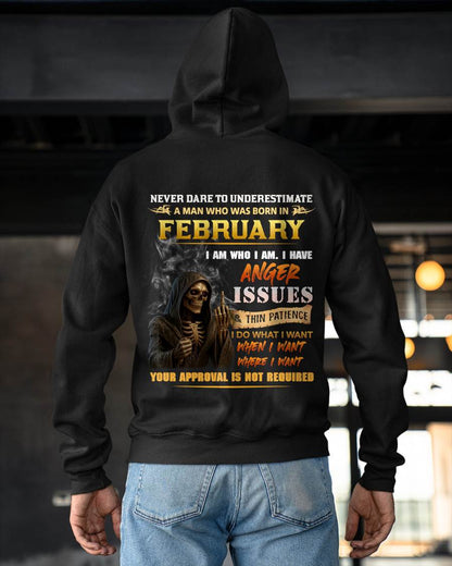 FEBRUARY - NEVER UNDERESTIMATE A MAN WHO KNOWS WHO HE IS - FOR MAN - TLEE02 (SKU26T-01156-02)